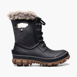 Women’s Boggs Arcata Snow Boots Size 8